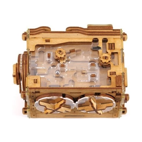 Cluegift - A-Maze-Ing Safe